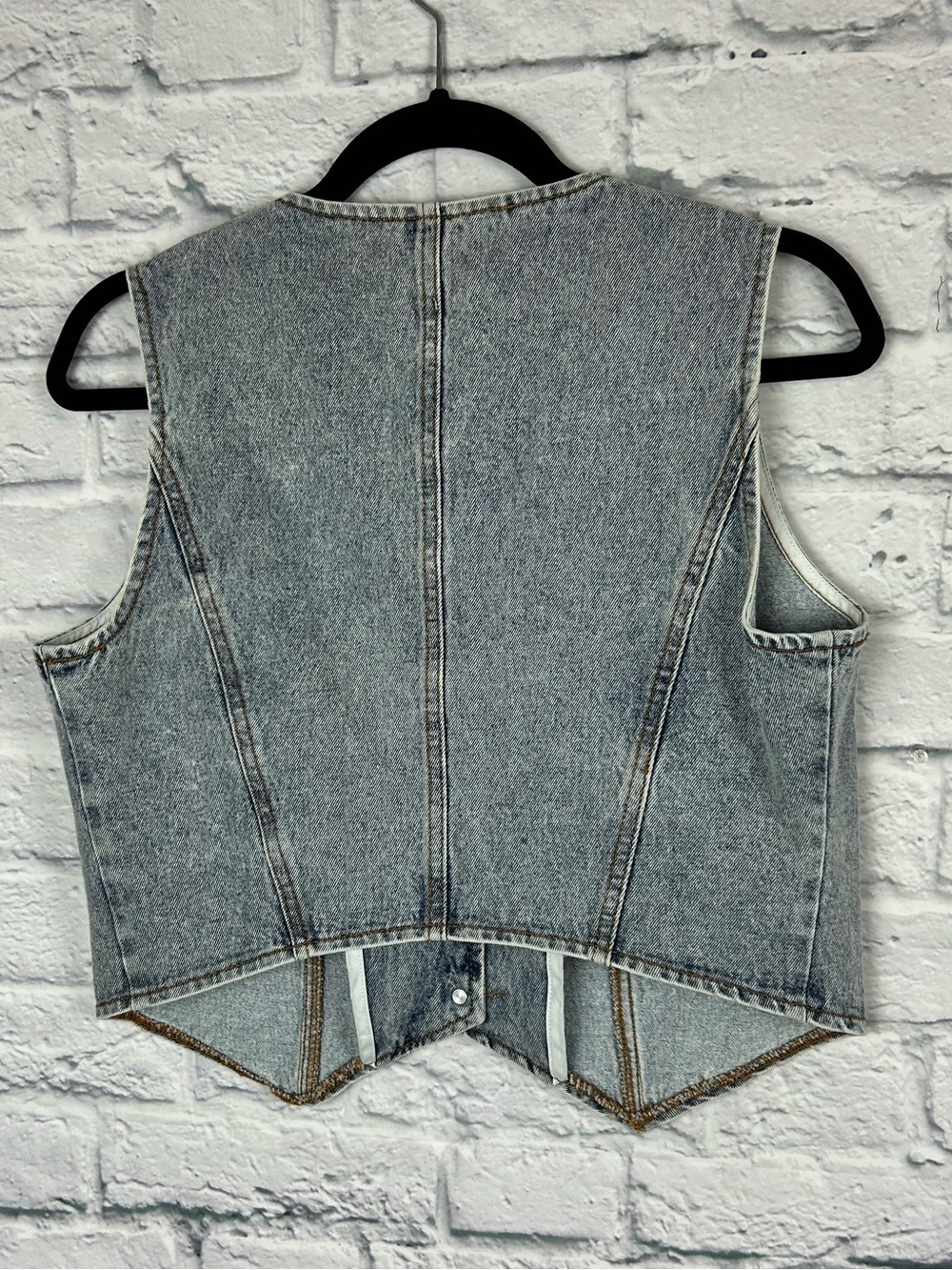 Eleven Denim Vest Womens Medium Light Wash Cropped Western Button Front NWT - Picture 6 of 6